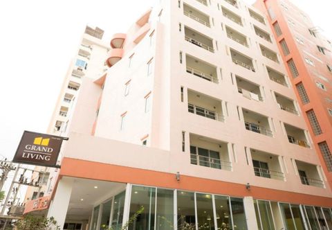 ภายนอกอาคาร Grand Living 