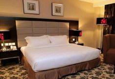 Bedroom 6 Crown Garden Hotel