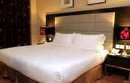 Kamar Tidur 4 Crown Garden Hotel