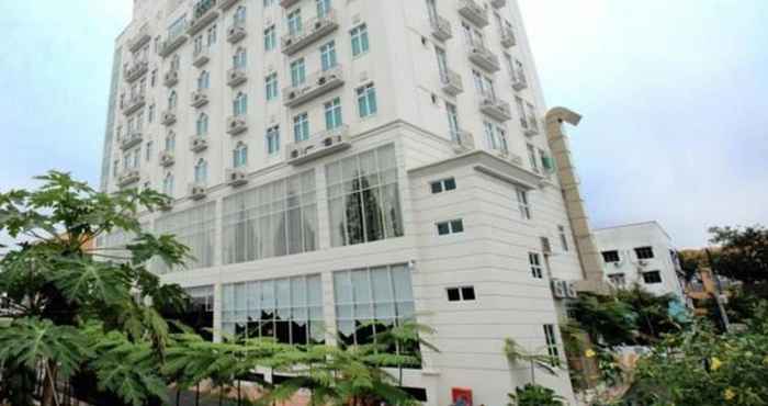 Bên ngoài Crown Garden Hotel