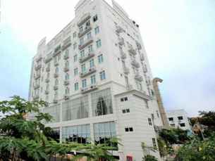 Crown Garden Hotel, Rp 585.746
