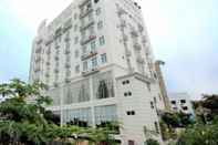 Bangunan Crown Garden Hotel