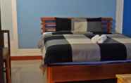 Kamar Tidur 4 The Colour Hotel