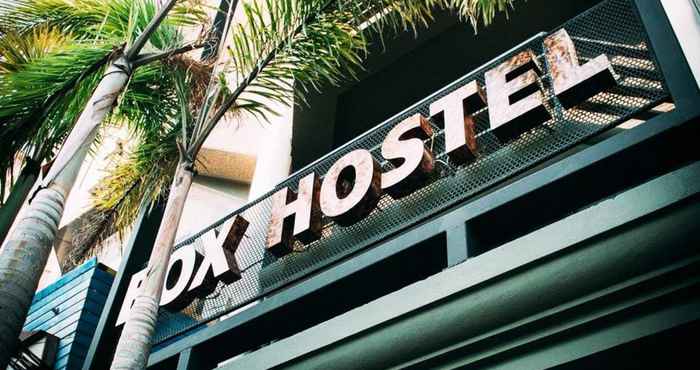 Bên ngoài Box Hostel n Cafe