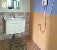 Toilet Kamar 7 Goodluck Guesthouse