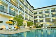 Kolam Renang Southgate Residence Hotel