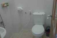 Toilet Kamar Puri Ratih Homestay