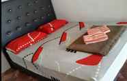 Kamar Tidur 7 Izz Room Motel