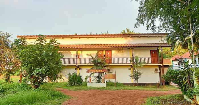 Exterior Wangnamkam Riverside Resort