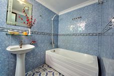 客室内バスルーム Mai Phai Hotel