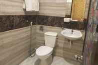 Toilet Kamar New Legend Hotel 