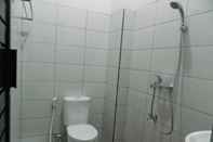 Toilet Kamar Setia Hotel and Resto Pangandaran