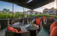 Bar, Cafe and Lounge 6 Grand Livio Kuta Hotel