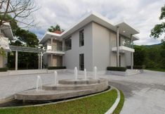 Ruang untuk Umum 4 Thanh Tan Hot Springs By Fusion