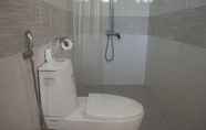 Toilet Kamar 7 Halo Homestay