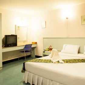 Sagatenakorn Hotel 1, Hotel แสงไทยเมทัลชีท | ตัวจริงเรื่องเมทัลชีท | ร้อยเอ็ด (รอบเมือง)