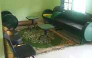 Lobby 4 Kabin Kapsul Kayu Jati 1