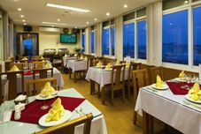 餐厅 Lucky 3 Hotel & Travel