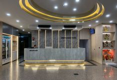 로비 3 Chadchada Place