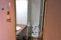 Toilet Kamar Daeng Plaza Hotel 