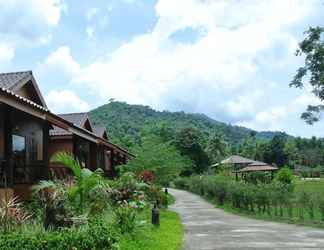 ภายนอกอาคาร 2 Khaosok Rainforest Resort