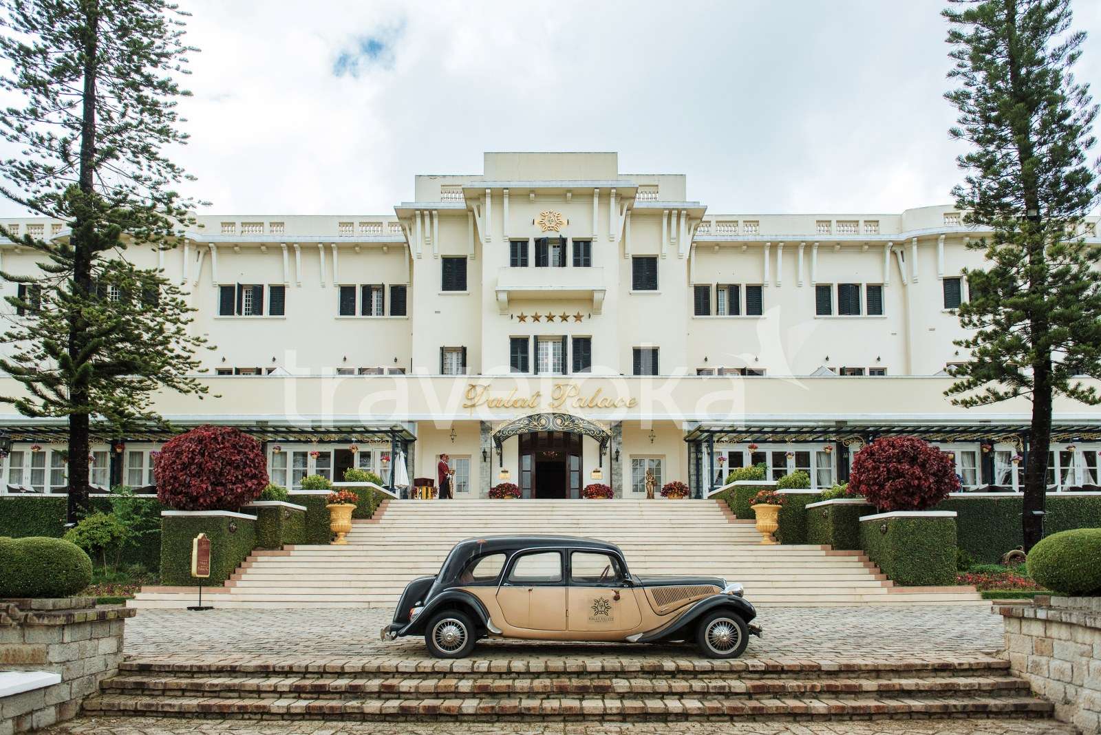 Dalat Palace Heritage Hotel - Khách sạn 5 sao gần Quảng trường Lâm Viên Đà Lạt