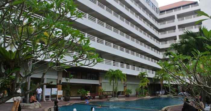 สระว่ายน้ำ Hatyai Paradise Hotel & Resort
