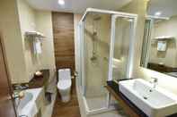 Toilet Kamar Mayflower Grande Hotel