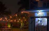 Bar, Cafe and Lounge 6 Villa Vania Lembang