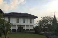 Bangunan Villa Damos