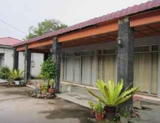 Luar Bangunan 2 Haliman Guest House