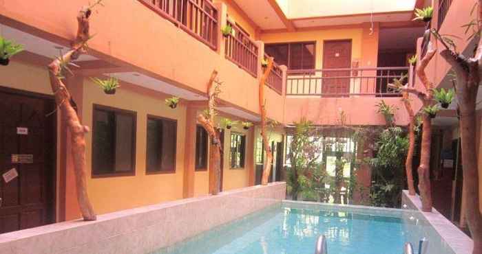 Kolam Renang Boracay Studio Apartments 1A