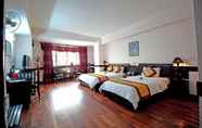 Bedroom 3 Orient Hotel