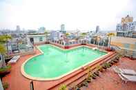 Swimming Pool Orient Hotel