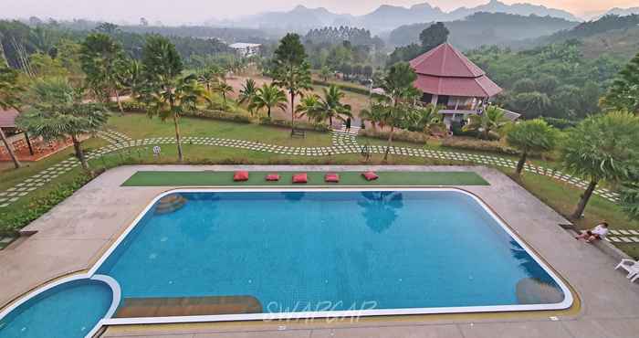 Swimming Pool Takhun Mountain View Hotel