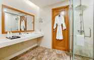 Toilet Kamar 5 Muong Thanh Holiday Ly Son