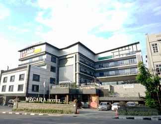 Bên ngoài 2 Megara Hotel Pekanbaru