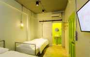 Kamar Tidur 6 Bloo Hostel