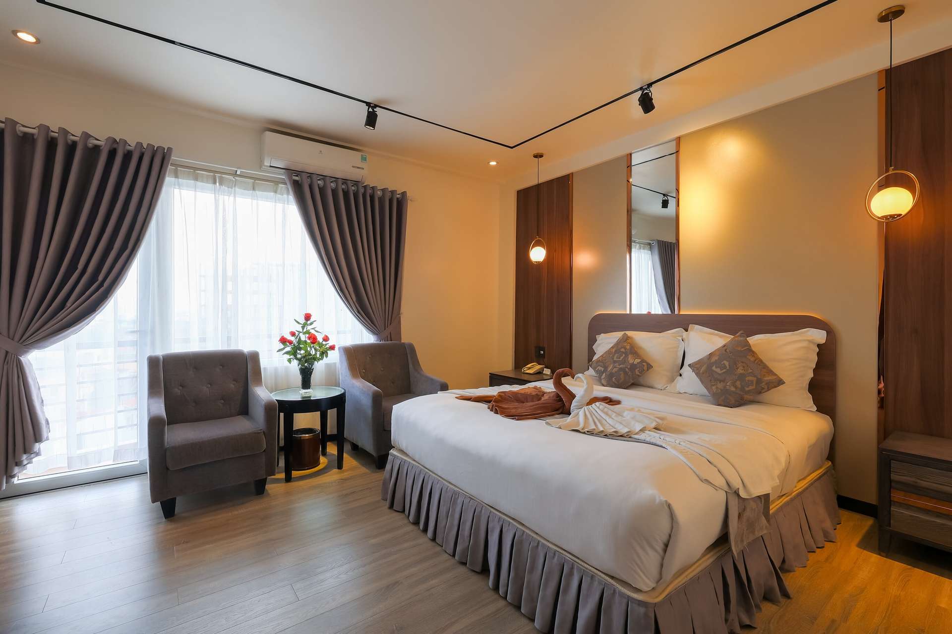 Rosaleen Boutique Hotel Hue - khách sạn gần phố đi bộ Huế