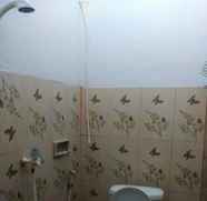 In-room Bathroom 4 Double Bed at Jalan Merica Pondok Cabe (MIC)