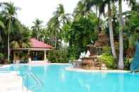 สระว่ายน้ำ San Remigio Beach Club & Leisure Resort