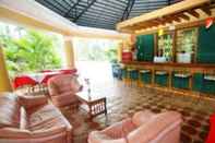 Bar, Kafe dan Lounge San Remigio Beach Club & Leisure Resort