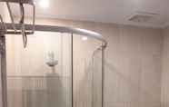 Phòng tắm bên trong 3 Green Hero Hotel Darajat
