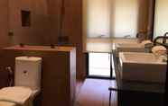 Toilet Kamar 3 Baan Zoe Villa