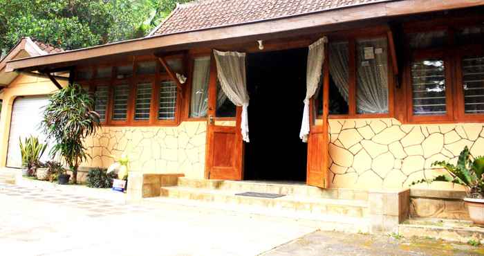 Luar Bangunan Joglo Mbah Guru Villa Homestay