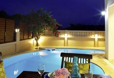 Hồ bơi 2 Baan Andaman