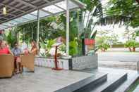 บาร์ คาเฟ่ และเลานจ์ Cat Ba Central Hostel