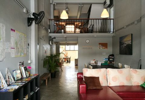 Lobi Petit Hostel