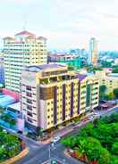 EXTERIOR_BUILDING Castle Peak Hotel