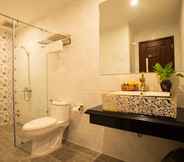 In-room Bathroom 5 Huong Mai Hotel